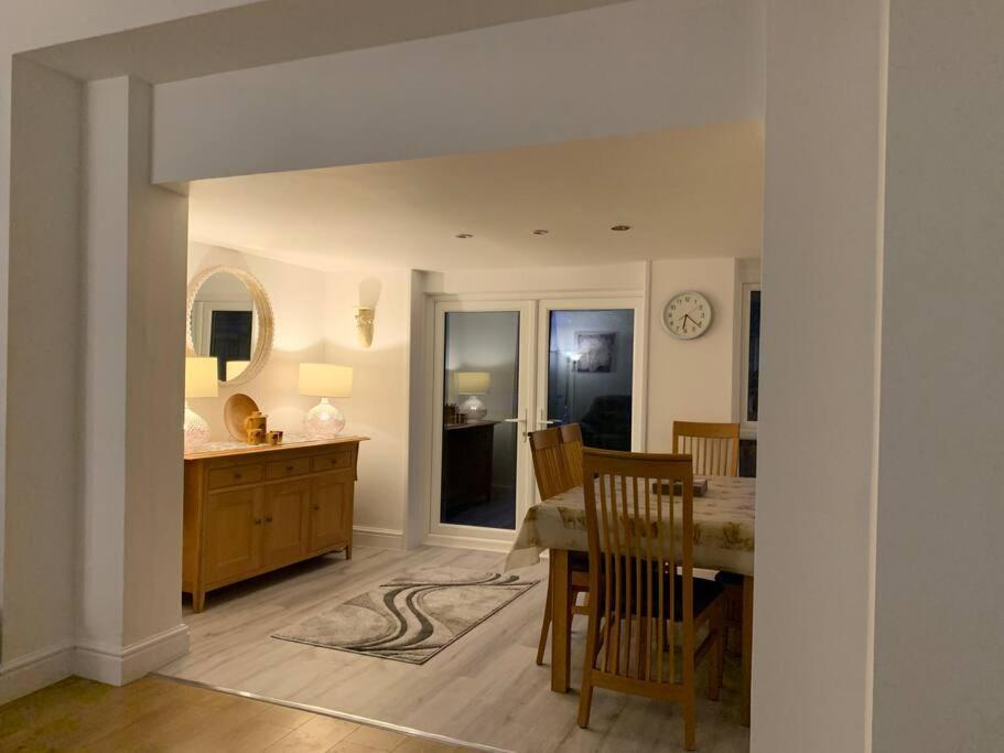 Historic Picturesque Apartment Pembroke Esterno foto