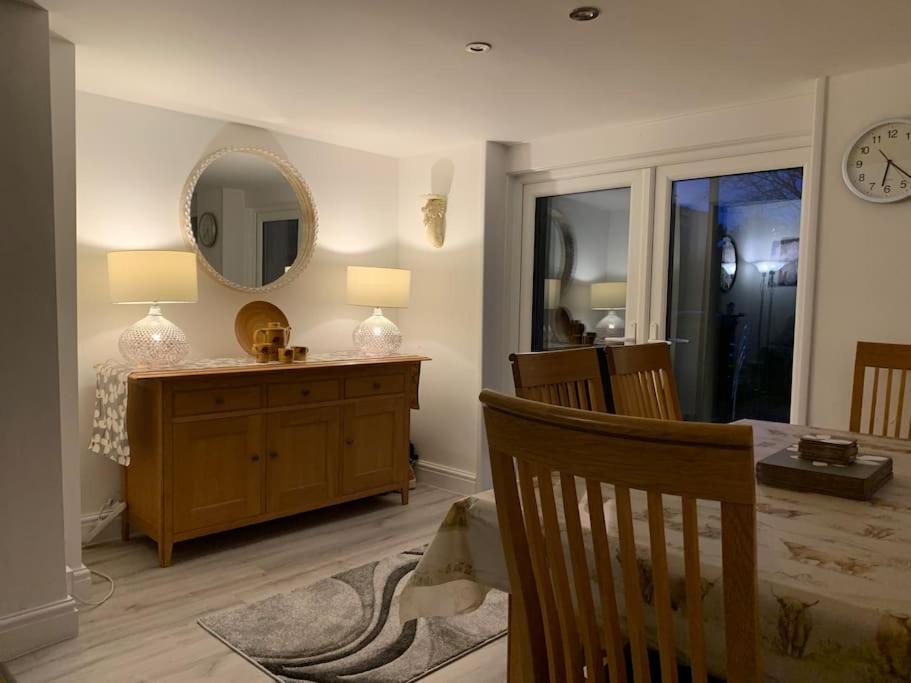 Historic Picturesque Apartment Pembroke Esterno foto