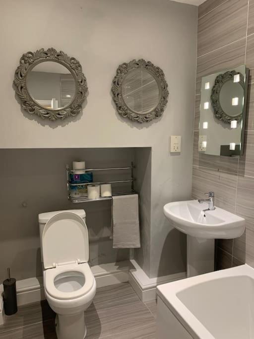 Historic Picturesque Apartment Pembroke Esterno foto