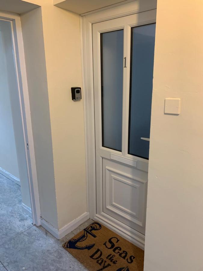 Historic Picturesque Apartment Pembroke Esterno foto